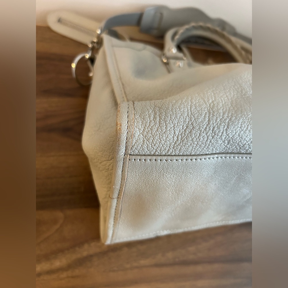 Authentic Balenciaga chèvre Metallic Edge City Bag in gris - Picture 10 of 16